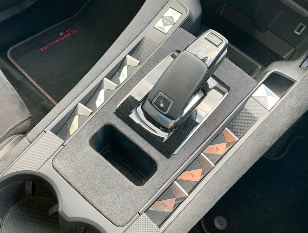 DS AUTOMOBILE DS7 SUNROOF - PRG Motors Ltd