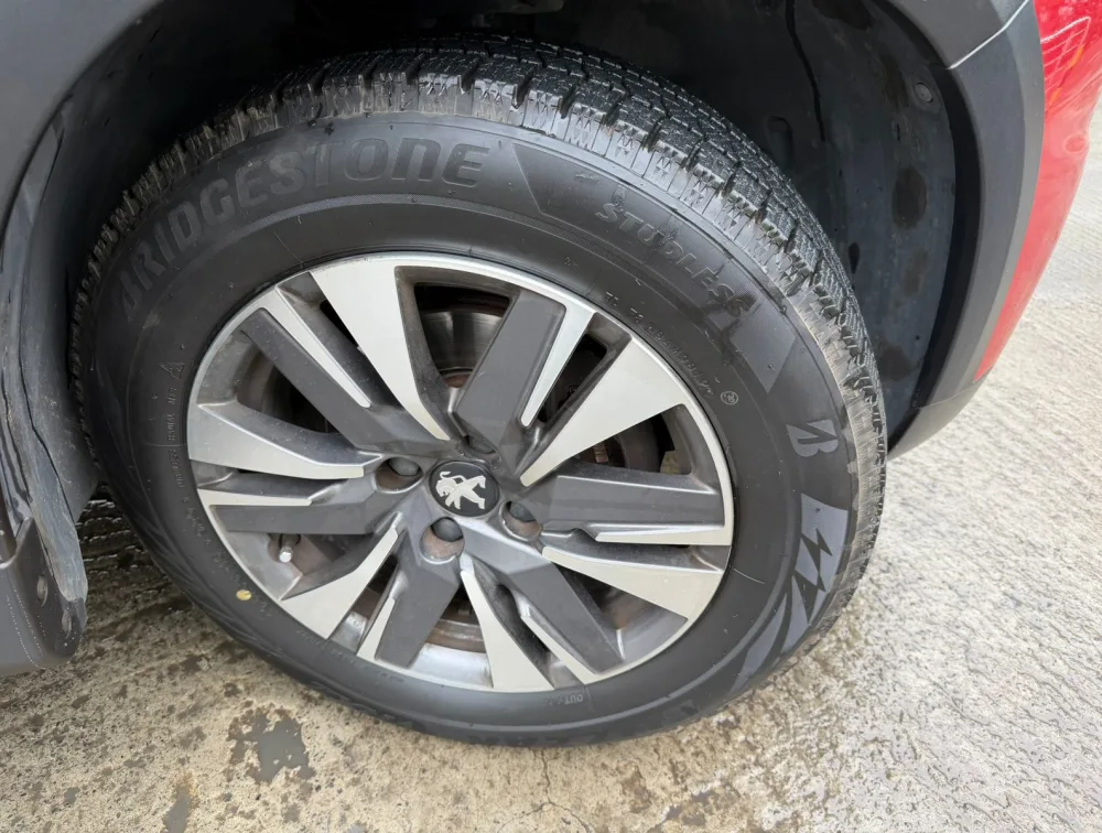 PEUGEOT 2008 ALLURE MOONROOF - PRG Motors Ltd