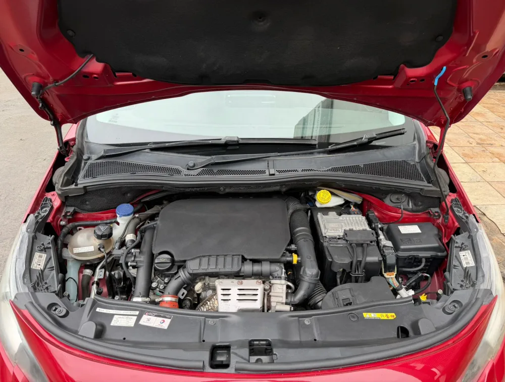 PEUGEOT 2008 ALLURE MOONROOF - PRG Motors Ltd