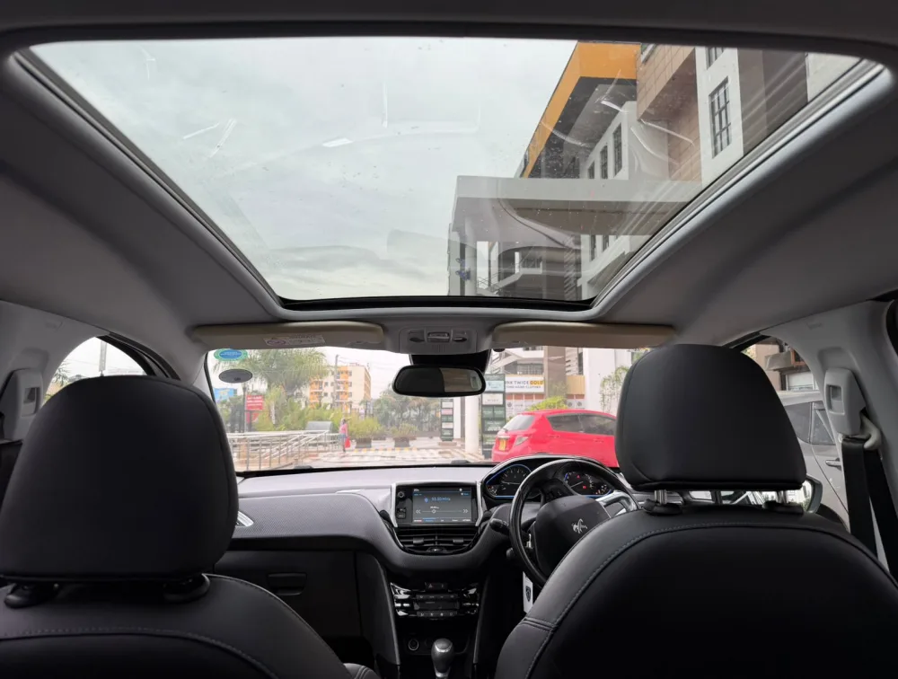 PEUGEOT 2008 CROSSCITY MOONROOF - PRG Motors Ltd