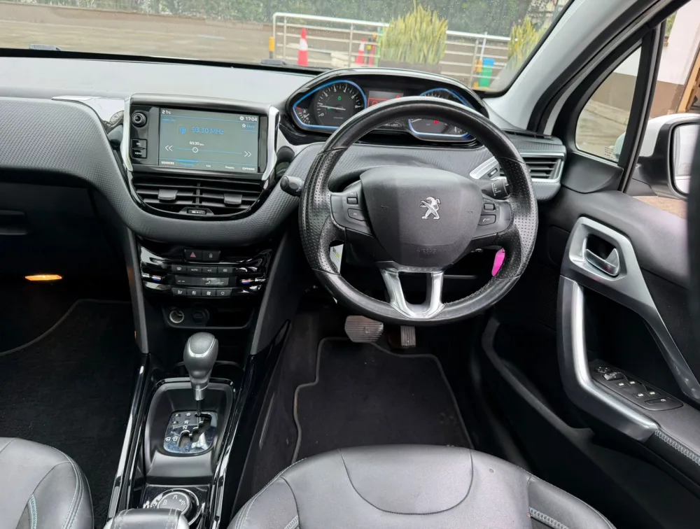 PEUGEOT 2008 CROSSCITY MOONROOF - PRG Motors Ltd