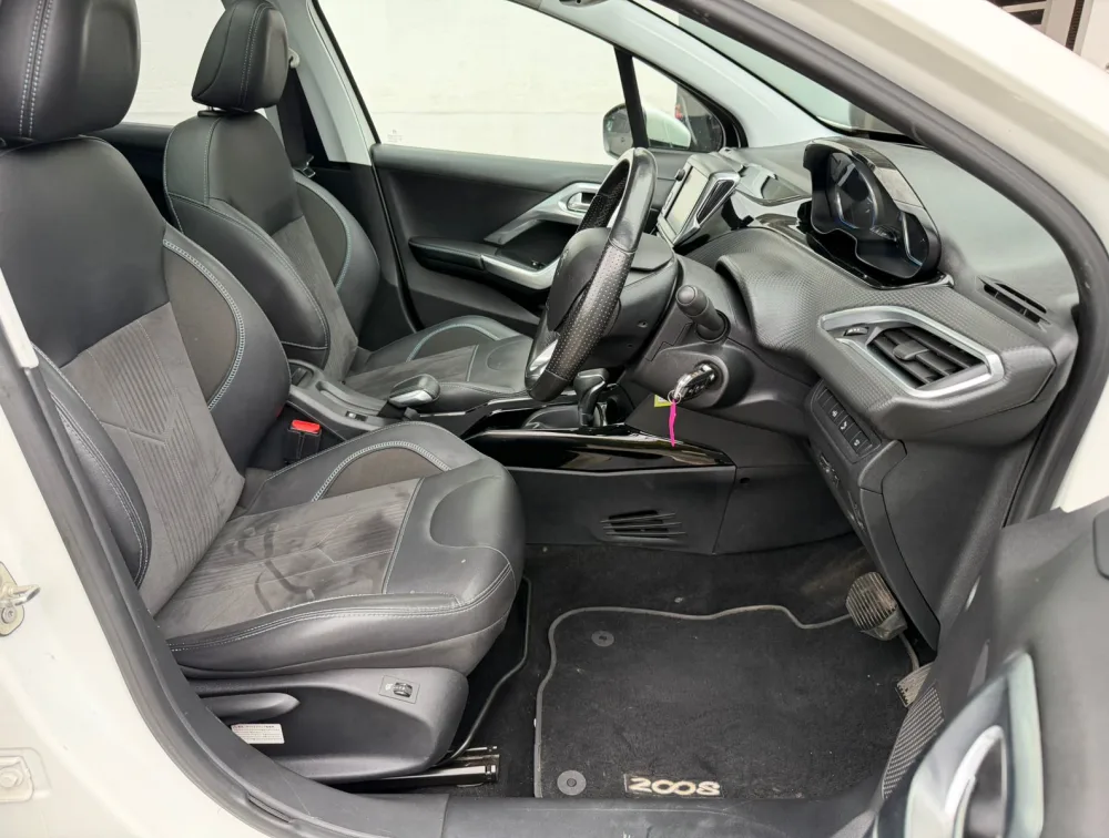 PEUGEOT 2008 CROSSCITY MOONROOF - PRG Motors Ltd