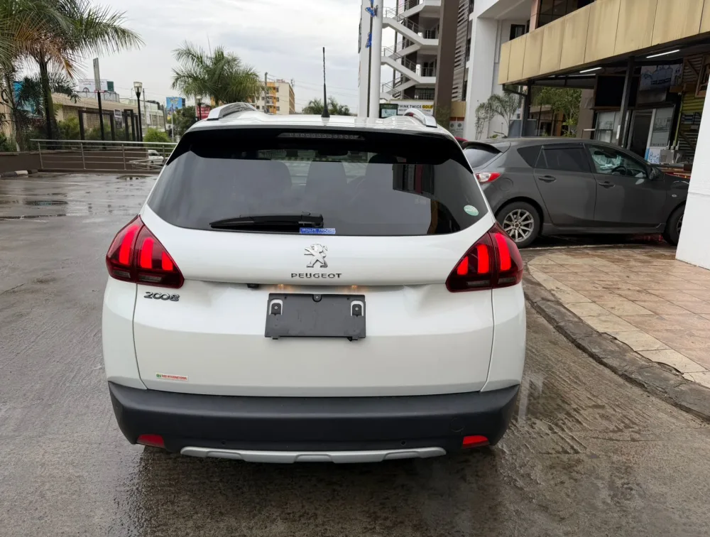 PEUGEOT 2008 CROSSCITY MOONROOF - PRG Motors Ltd