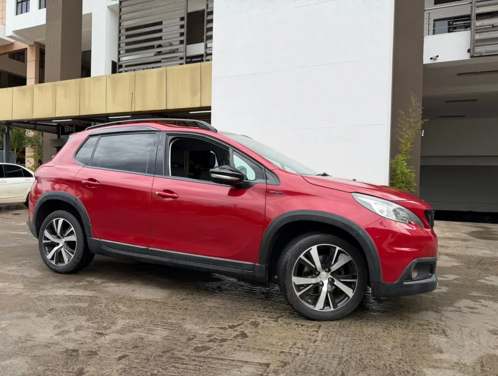 PEUGEOT 2008 GTLINE