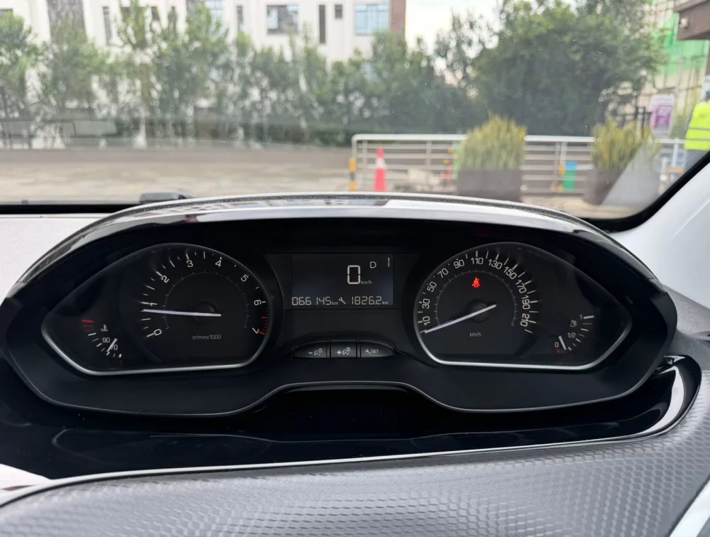 PEUGEOT 208 ALLURE LEATHER SEATS - PRG Motors Ltd