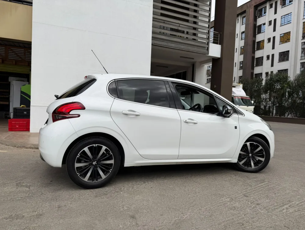 PEUGEOT 208 TECH EDITION - PRG Motors Ltd