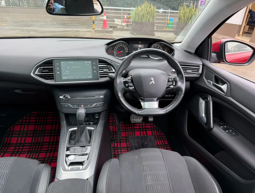 PEUGEOT 308 CIELO MOONROOF - PRG Motors Ltd