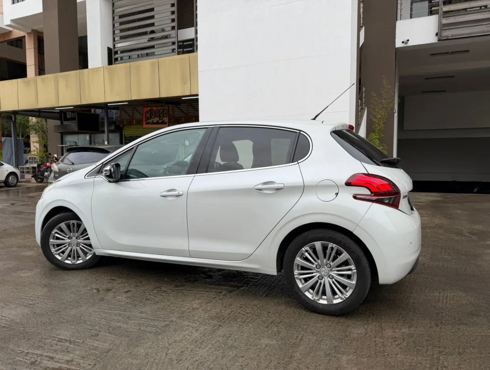 PEUGEOT 208 ALLURE - PRG Motors Ltd