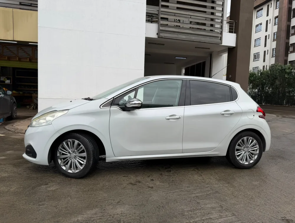 PEUGEOT 208 ALLURE - PRG Motors Ltd