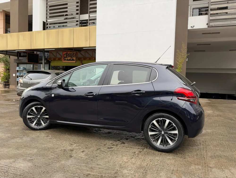 PEUGEOT 208 TECH EDITION - PRG Motors Ltd