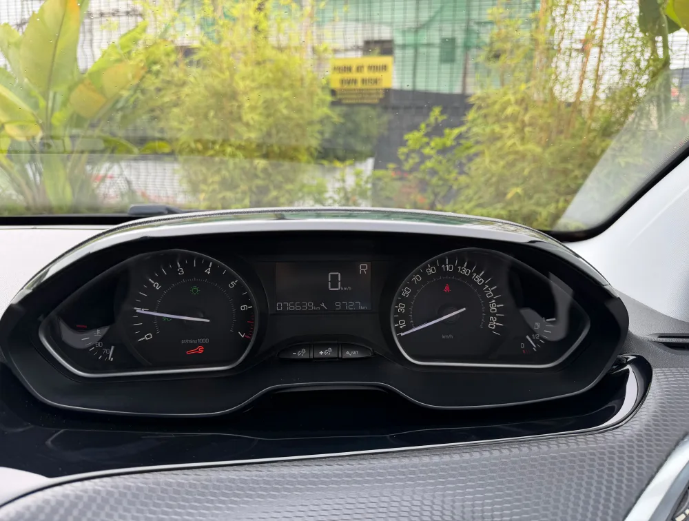 PEUGEOT 208 ALLURE - PRG Motors Ltd