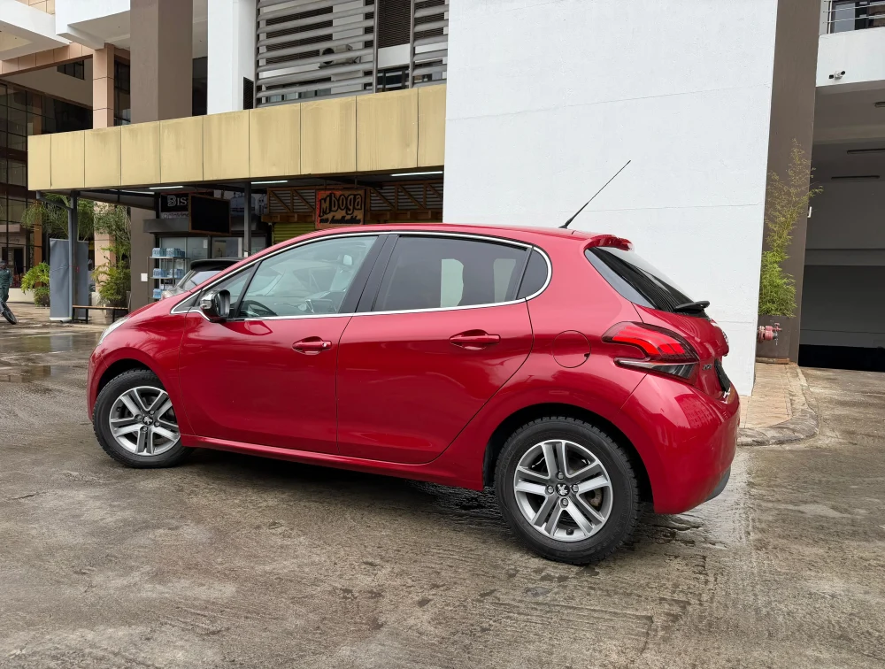 PEUGEOT 208 ALLURE - PRG Motors Ltd