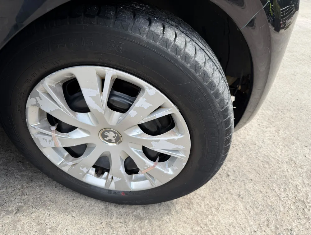 PEUGEOT 208 STYLE - PRG Motors Ltd