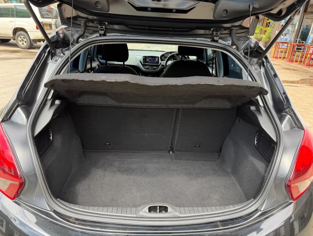 PEUGEOT 208 STYLE - PRG Motors Ltd