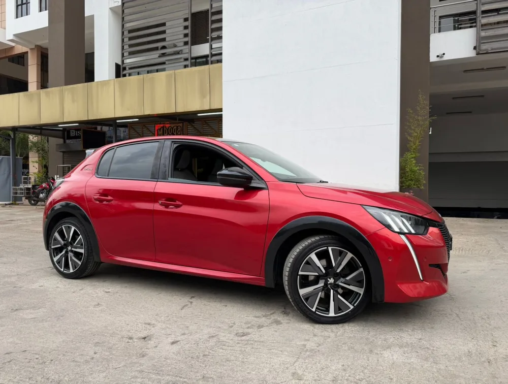 PEUGEOT 208 GTLINE NEWSHAPE