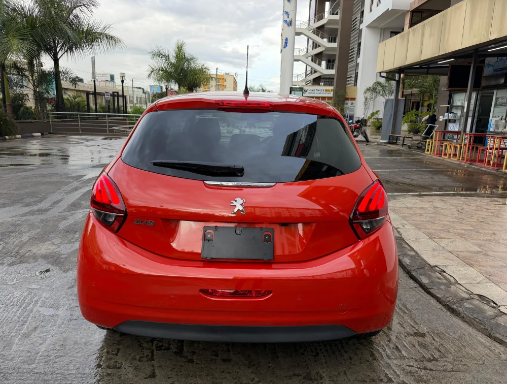 PEUGEOT 208 ALLURE MOONROOF - PRG Motors Ltd