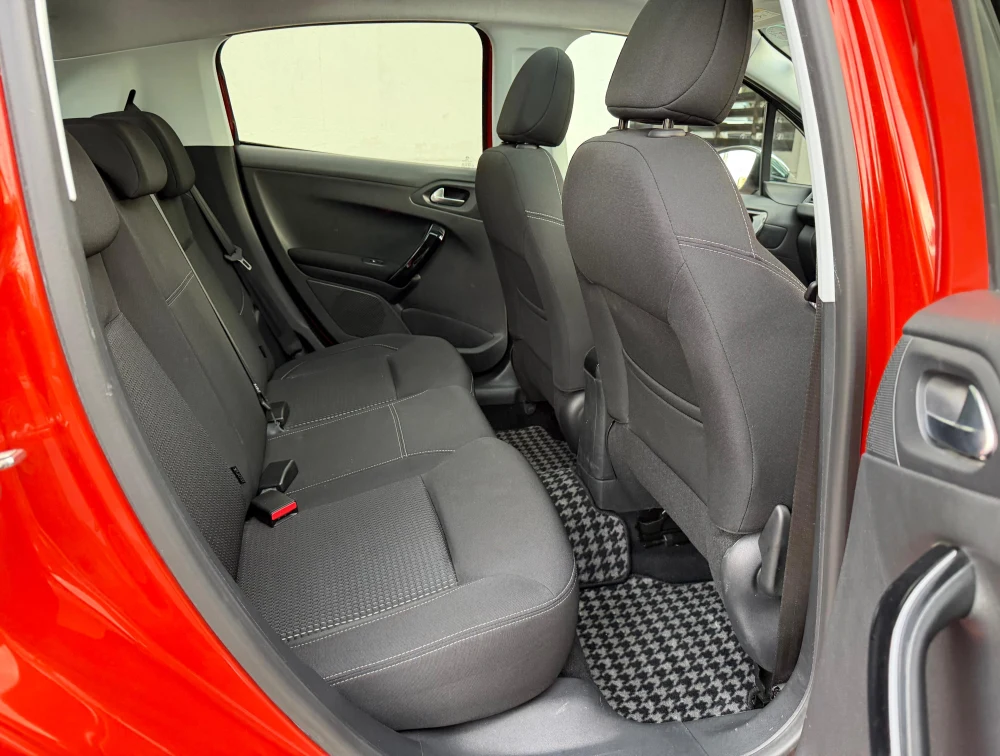 PEUGEOT 208 ALLURE MOONROOF - PRG Motors Ltd