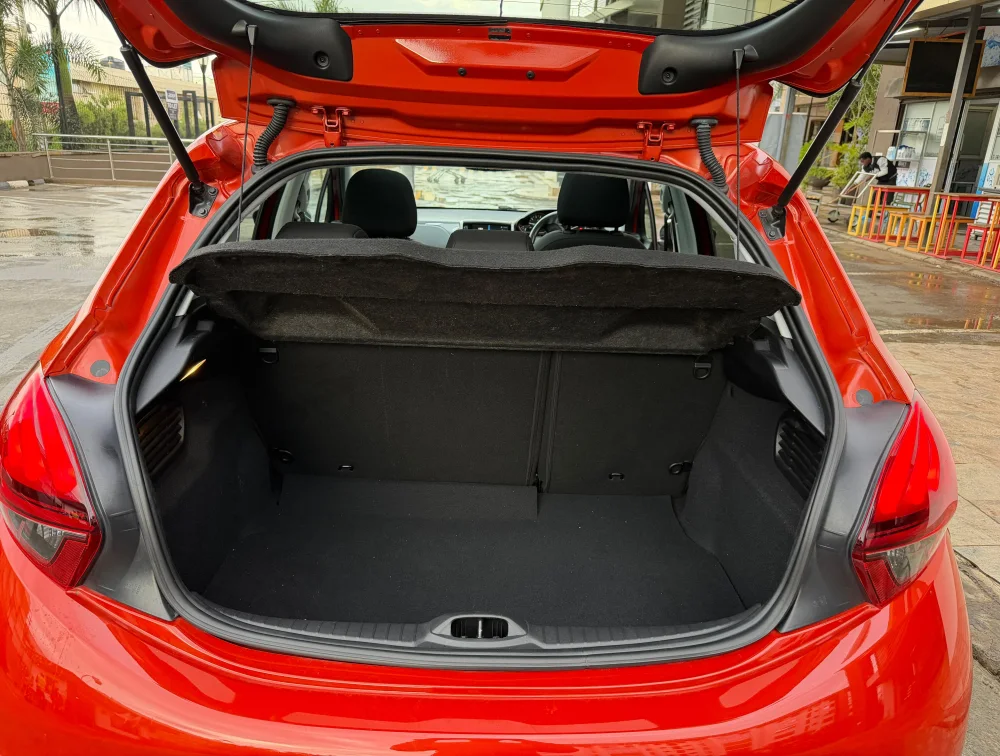 PEUGEOT 208 ALLURE MOONROOF - PRG Motors Ltd