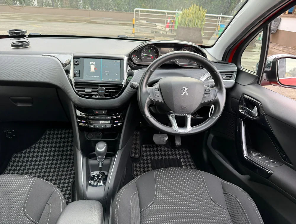 PEUGEOT 208 ALLURE MOONROOF - PRG Motors Ltd