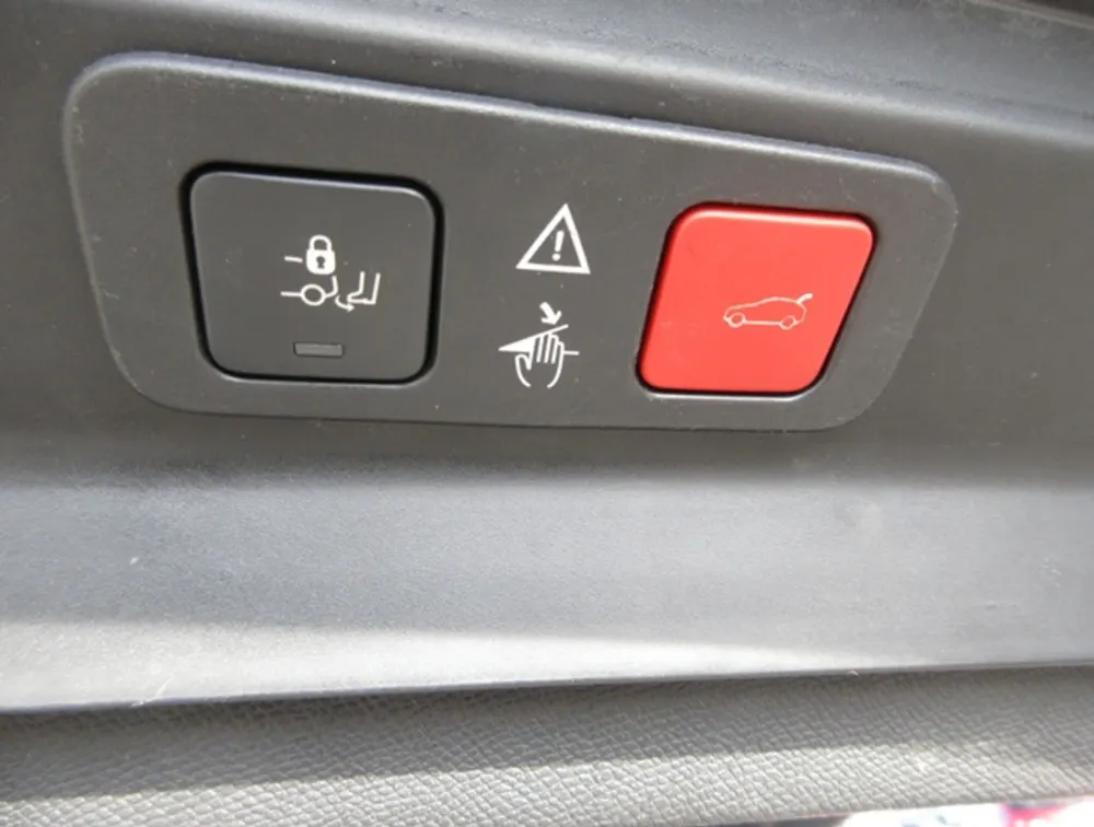 PEUGEOT 5008 CROSSCITY - PRG Motors Ltd