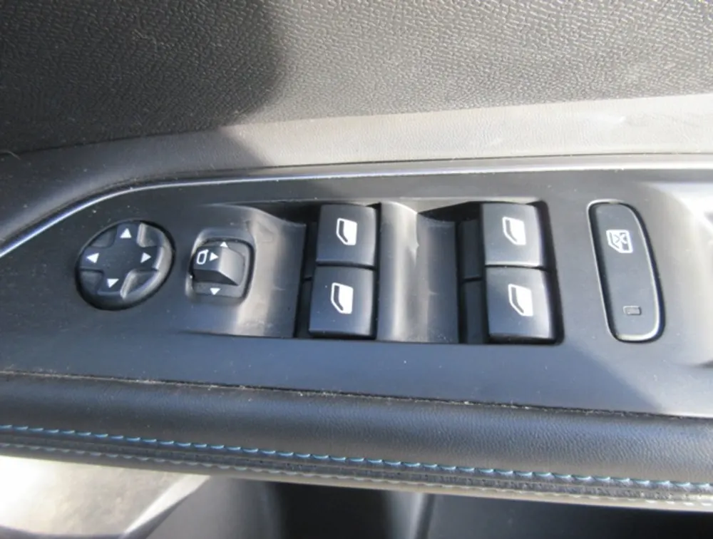 PEUGEOT 5008 CROSSCITY - PRG Motors Ltd