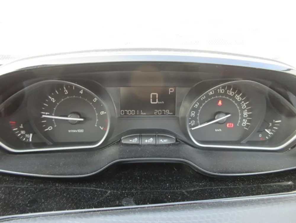 PEUGEOT 208 ALLURE FUN EDITION MOONROOF - PRG Motors Ltd