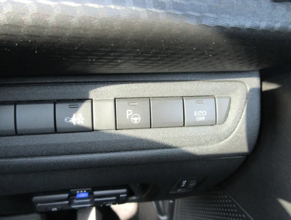 PEUGEOT 208 ALLURE FUN EDITION MOONROOF - PRG Motors Ltd