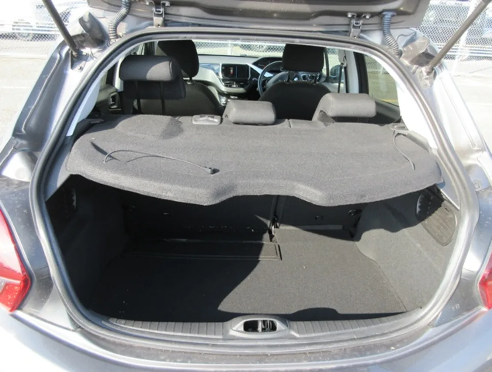 PEUGEOT 208 ALLURE FUN EDITION MOONROOF - PRG Motors Ltd