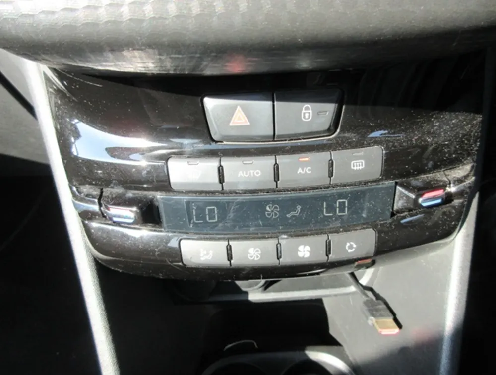 PEUGEOT 208 ALLURE FUN EDITION MOONROOF - PRG Motors Ltd