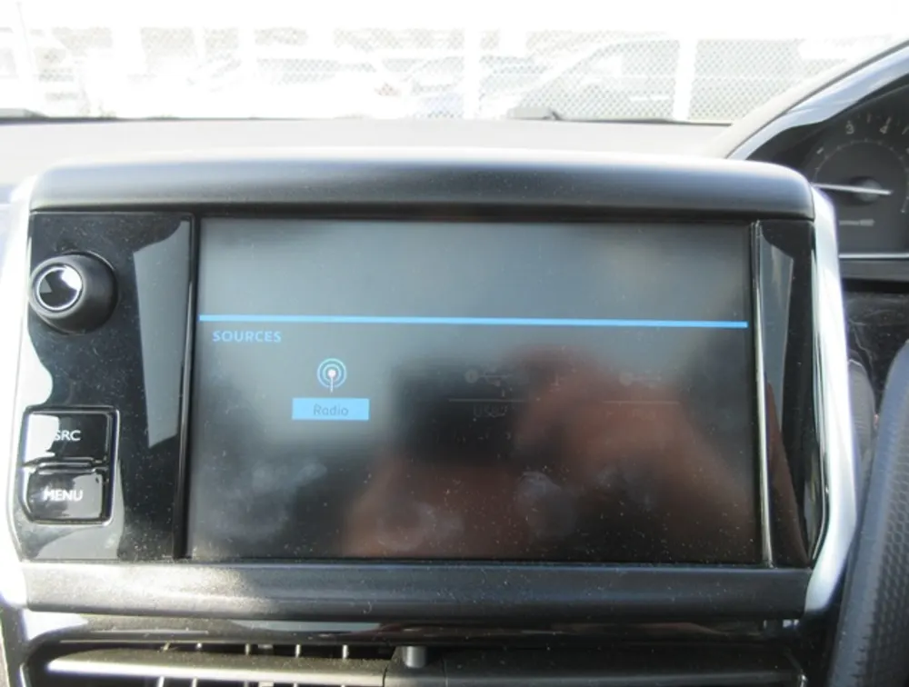 PEUGEOT 208 ALLURE FUN EDITION MOONROOF - PRG Motors Ltd