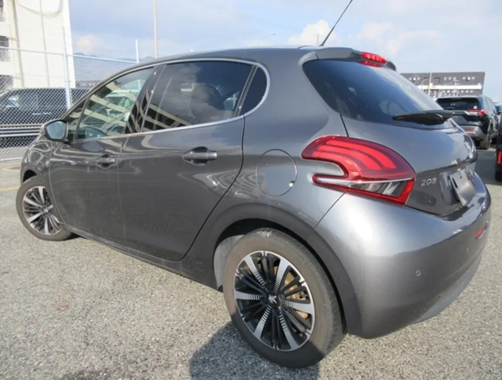 PEUGEOT 208 ALLURE FUN EDITION MOONROOF - PRG Motors Ltd