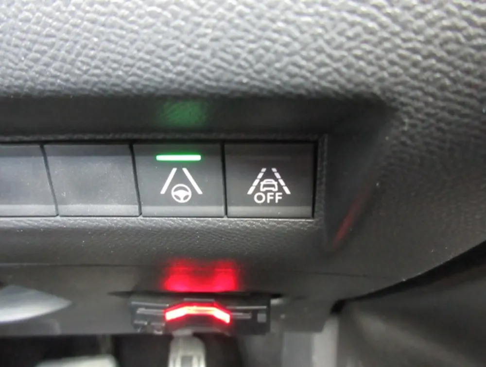 PEUGEOT 2008 GTLINE SUNROOF NEWSHAPE - PRG Motors Ltd