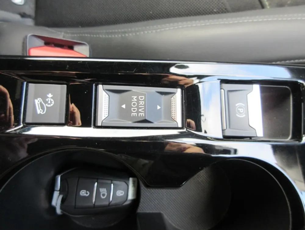 PEUGEOT 2008 GTLINE SUNROOF NEWSHAPE - PRG Motors Ltd