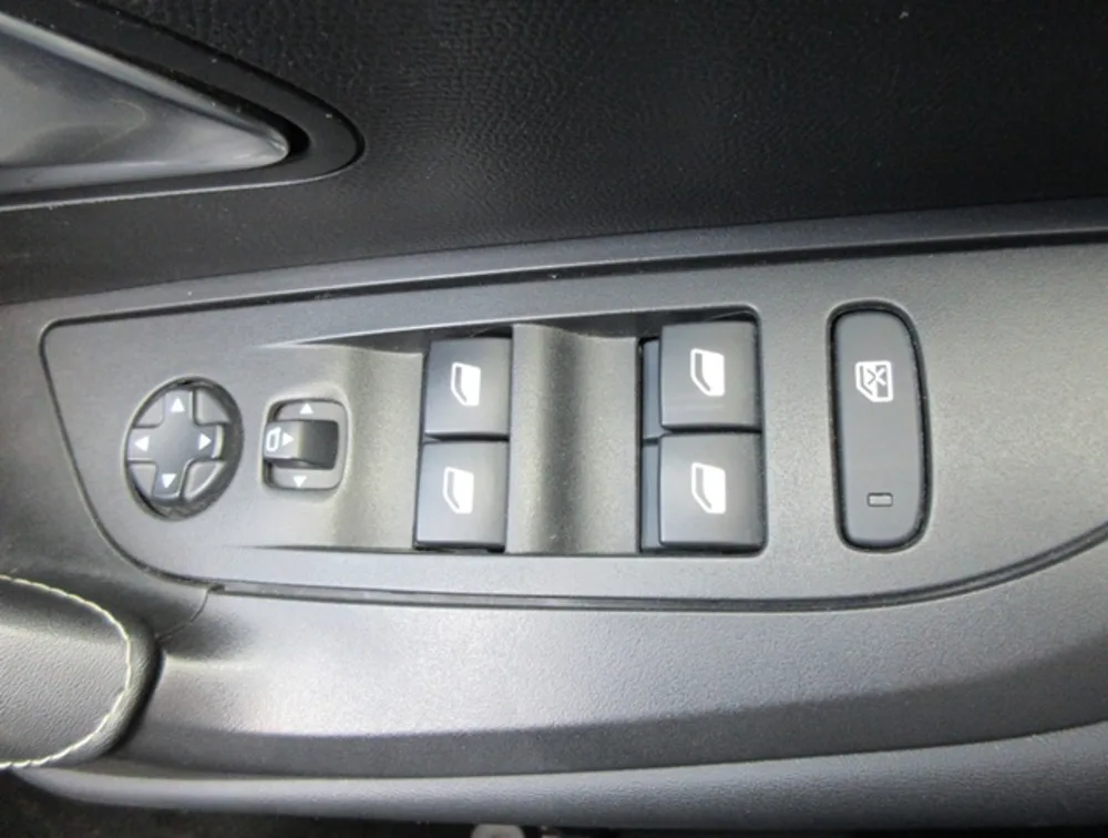 PEUGEOT 2008 GTLINE SUNROOF NEWSHAPE - PRG Motors Ltd