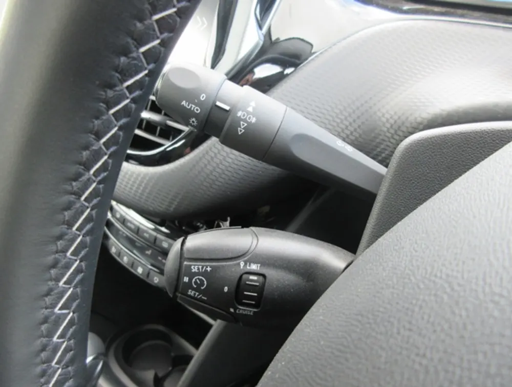 PEUGEOT 2008 ALLURE MOONROOF - PRG Motors Ltd