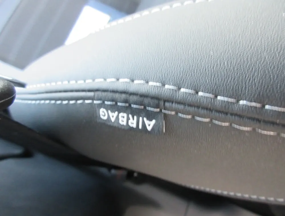 PEUGEOT 2008 ALLURE MOONROOF - PRG Motors Ltd