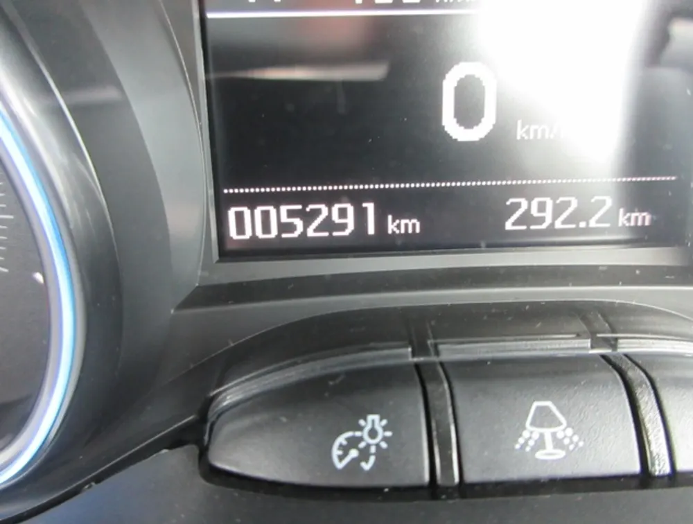 PEUGEOT 2008 ALLURE MOONROOF - PRG Motors Ltd