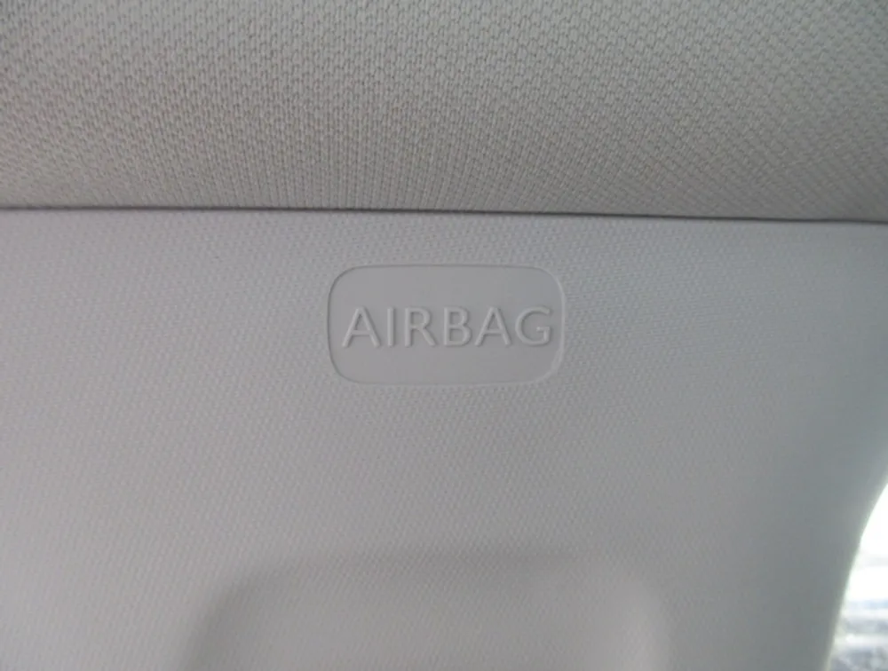 PEUGEOT 2008 ALLURE MOONROOF - PRG Motors Ltd