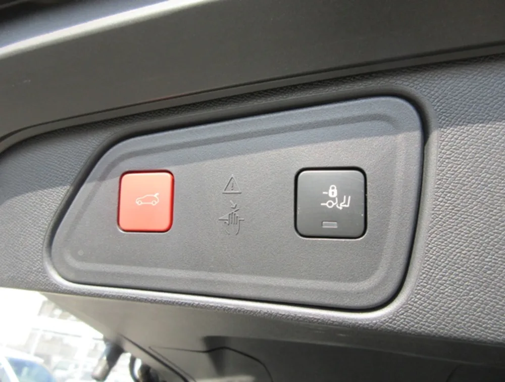 PEUGEOT 3008 GTLINE FIRST CLASS PACKAGE SUNROOF - PRG Motors Ltd