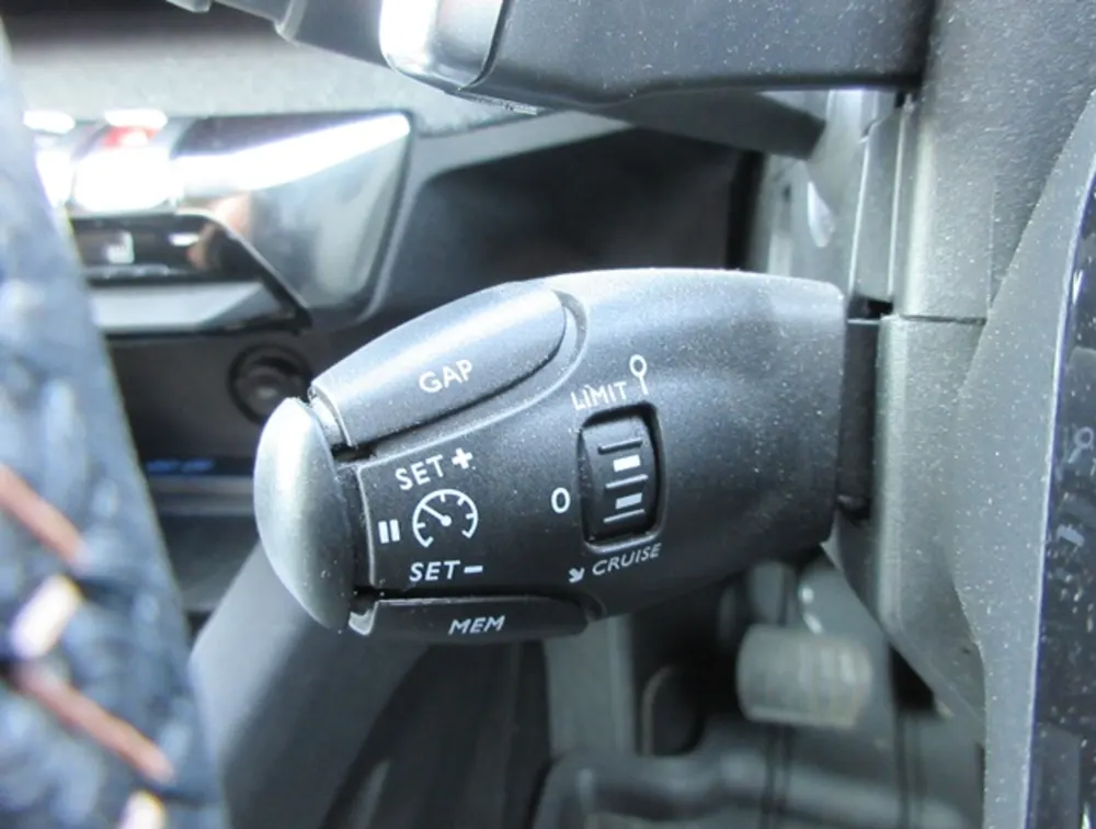 PEUGEOT 3008 GTLINE FIRST CLASS PACKAGE SUNROOF - PRG Motors Ltd