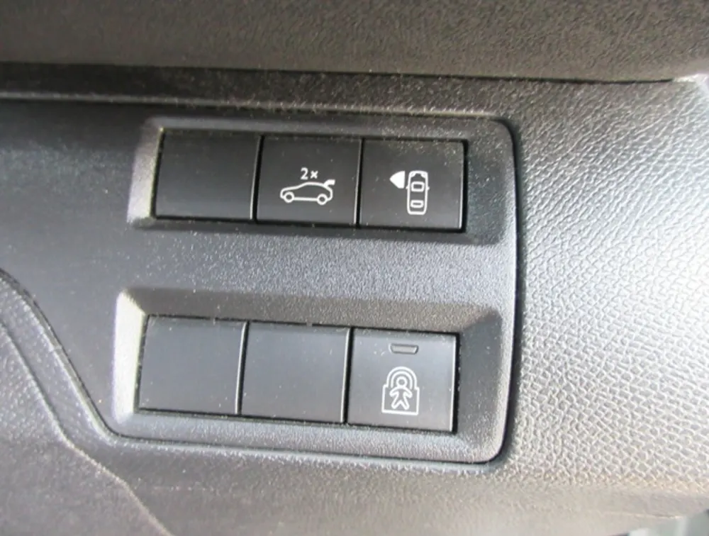 PEUGEOT 3008 GTLINE FIRST CLASS PACKAGE SUNROOF - PRG Motors Ltd