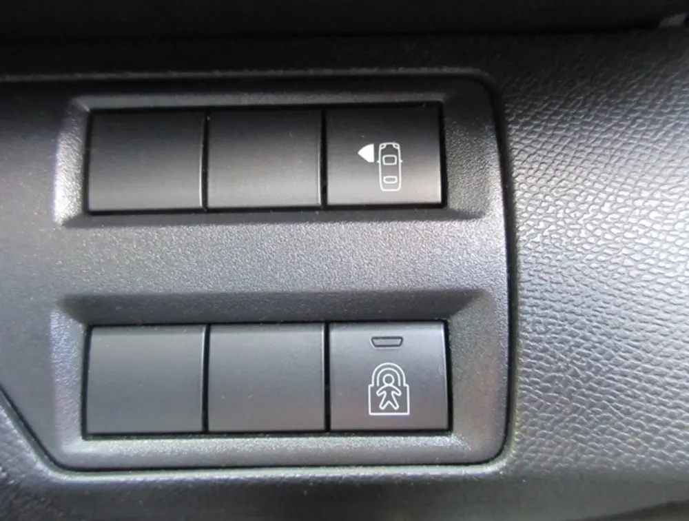 PEUGEOT 3008 ALLURE LED PACKAGE - PRG Motors Ltd