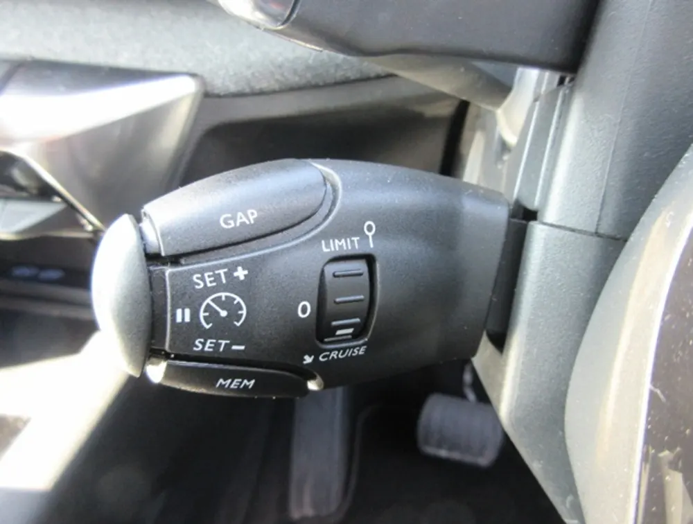 PEUGEOT 3008 ALLURE LED PACKAGE - PRG Motors Ltd