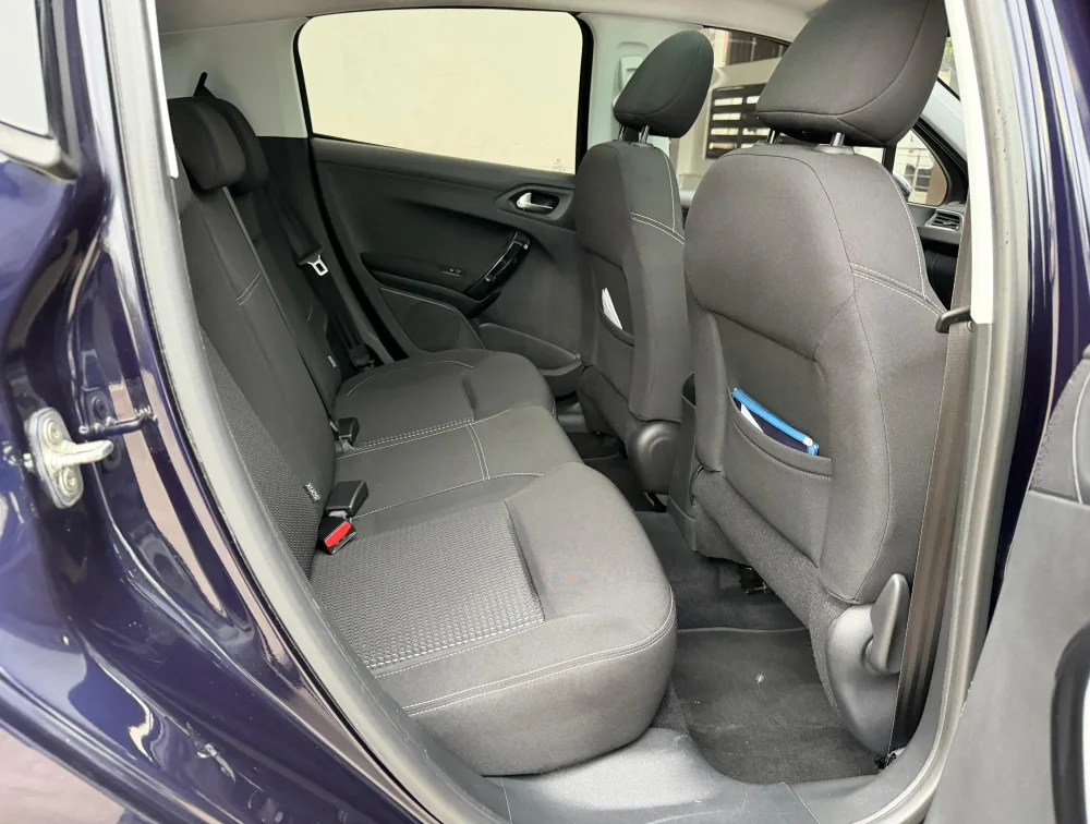 PEUGEOT 208 TECH EDITION MOONROOF - PRG Motors Ltd