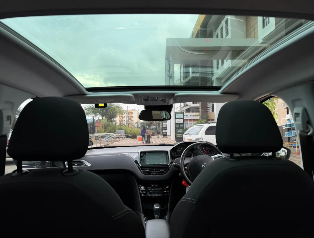 PEUGEOT 208 TECH EDITION MOONROOF - PRG Motors Ltd