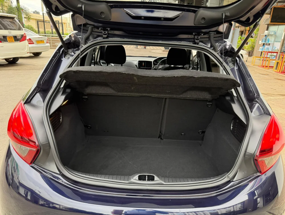 PEUGEOT 208 TECH EDITION MOONROOF - PRG Motors Ltd