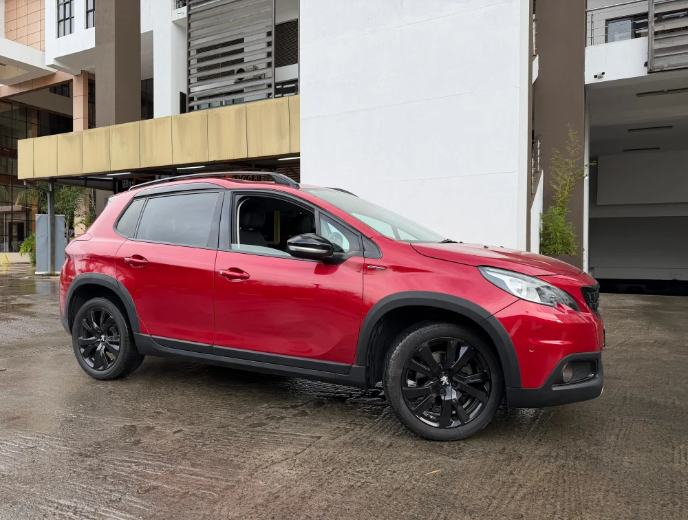 PEUGEOT 2008 GTLINE BLACK PACK