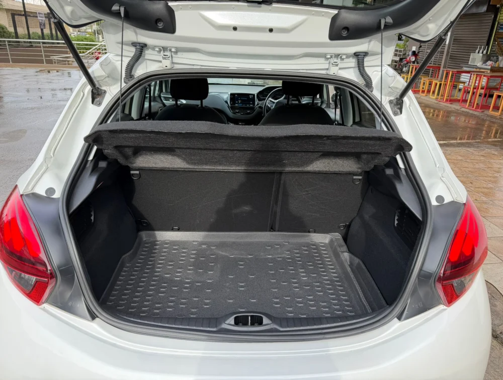 PEUGEOT 208 ALLURE - PRG Motors Ltd