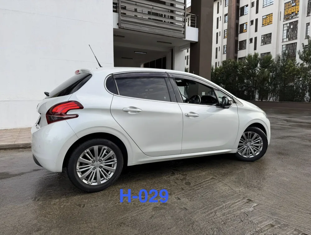 PEUGEOT 208 ALLURE - PRG Motors Ltd