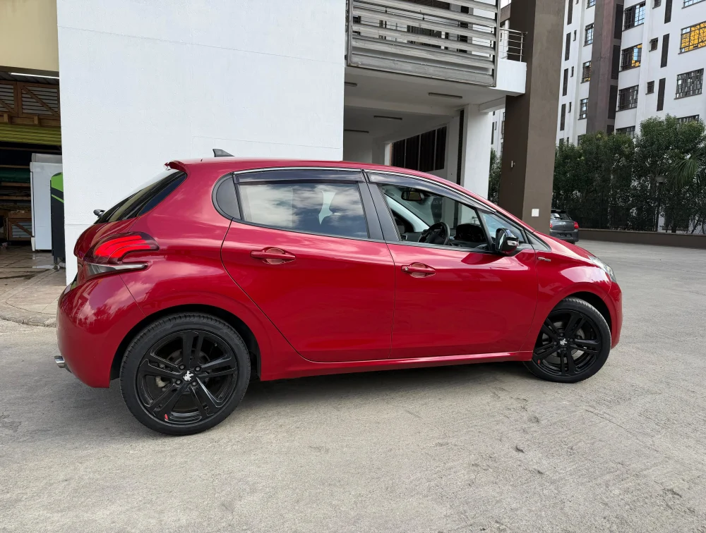 PEUGEOT 208 GTLINE - PRG Motors Ltd